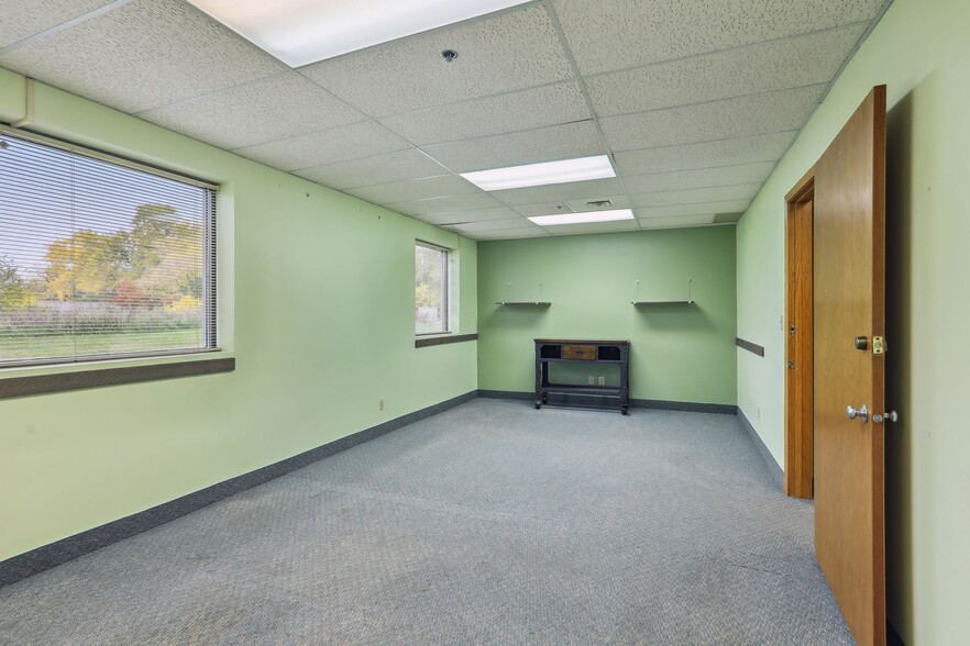 More Photos Of 2525 Nevada Ave N, Golden Valley Light Distribution For Sale