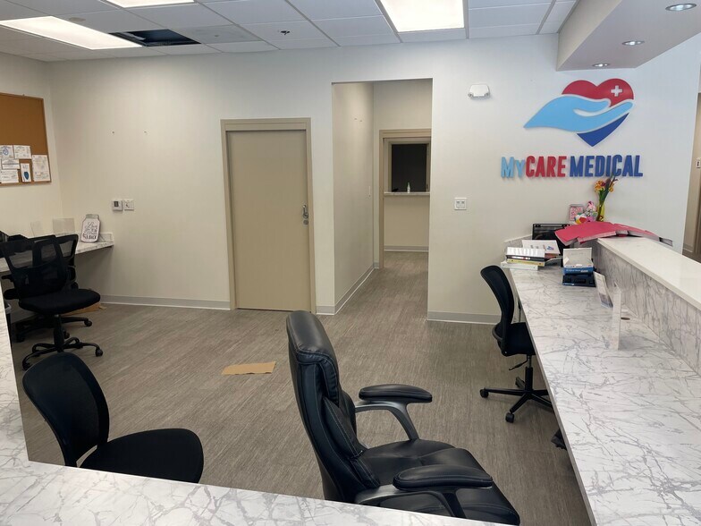 More Photos Of 801 Northpoint Pky, West Palm Beach Office For Lease