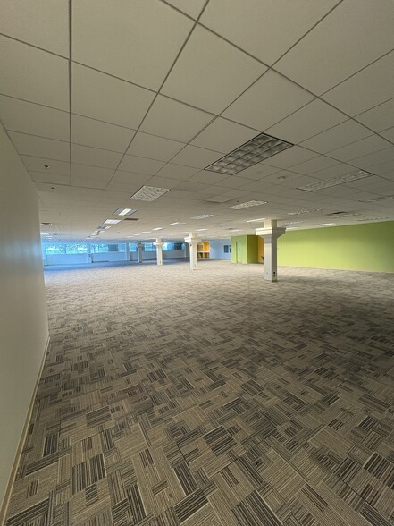 More Photos Of 5300 Kings Island Dr, Mason Office For Sale