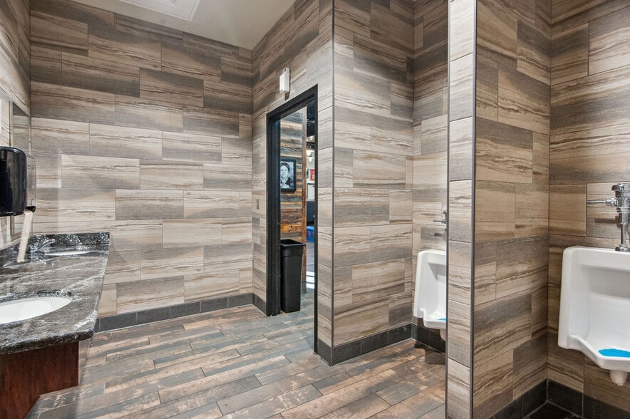 More Photos Of 2470 Gum Branch Rd, Jacksonville Restaurant For Sale