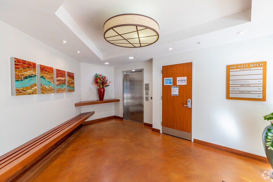 More Photos Of 444 W Beech St, San Diego Loft Creative Space For Lease