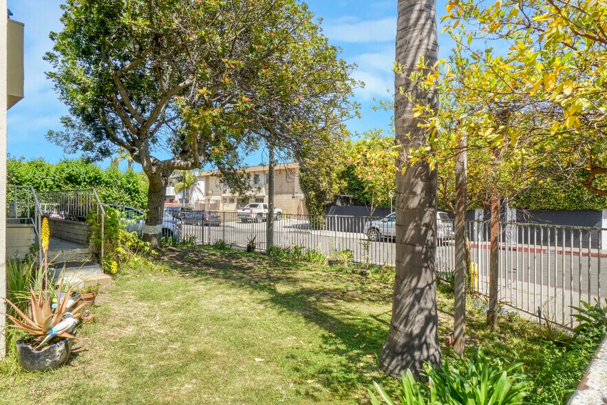More Photos Of 2055 S Corning St, Los Angeles Apartments For Sale