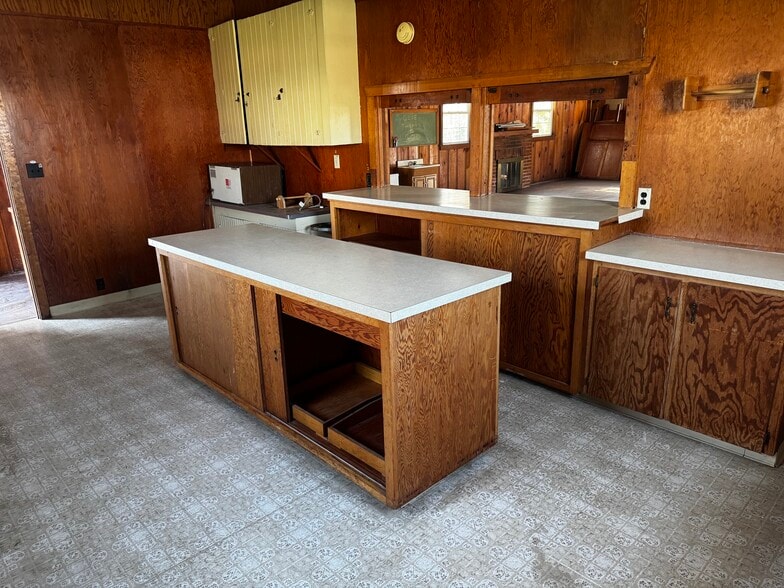 More Photos Of 600 E Hermosa St, Lindsay Religious Facility For Sale