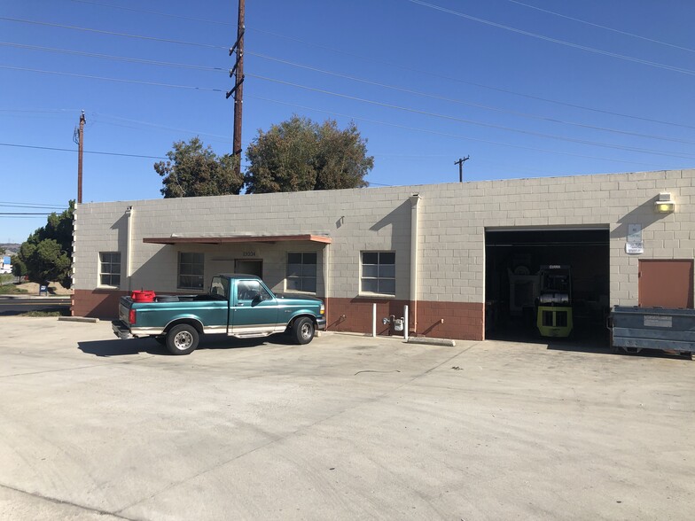 Primary Photo Of 13004 Los Nietos Rd, Santa Fe Springs Manufacturing For Lease