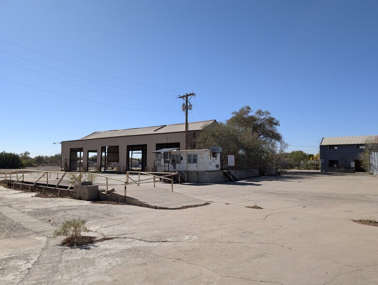 More Photos Of 266 Horizon Blvd, Socorro Warehouse For Lease