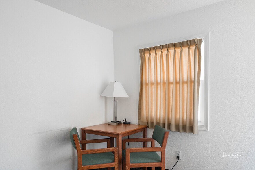 More Photos Of 203 SW 7th St, Stuart Hotel For Sale