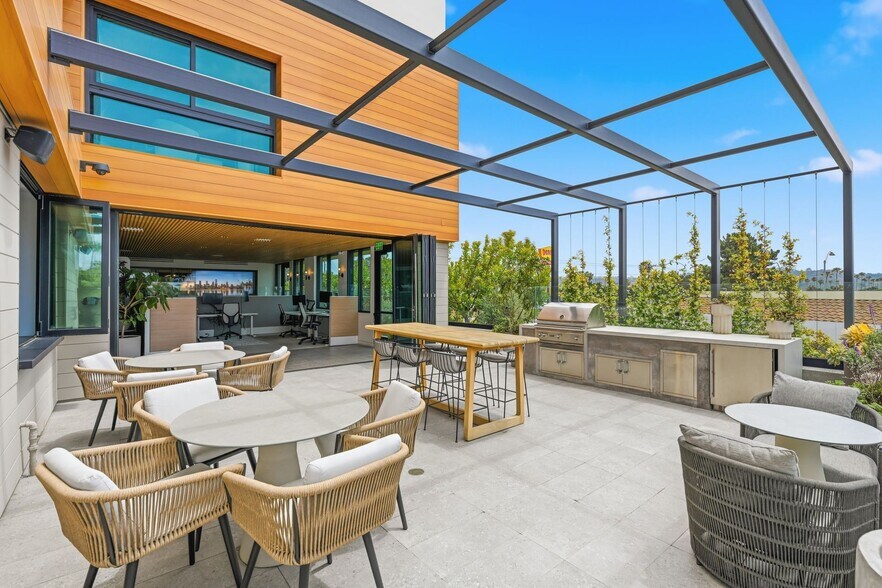 More Photos Of 674 Via de la Valle, Solana Beach Office For Sale