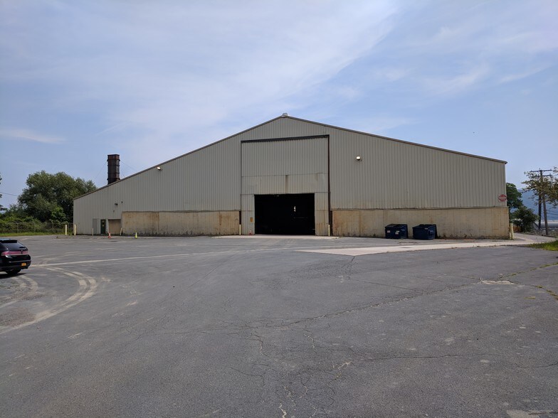 More Photos Of 1106 River Rd, New Windsor Township Warehouse For Sale