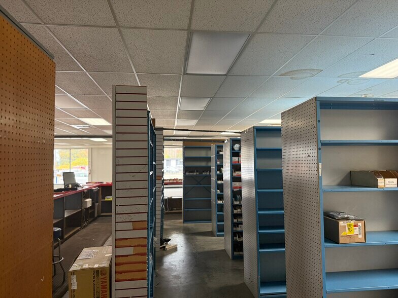 More Photos Of 16002 Pacific Ave S, Spanaway Auto Dealership For Sale