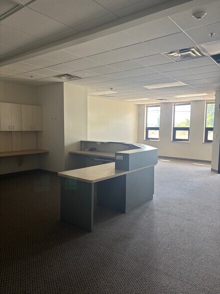 More Photos Of 80 Lawrence Bell Dr, Williamsville Research And Development For Sale