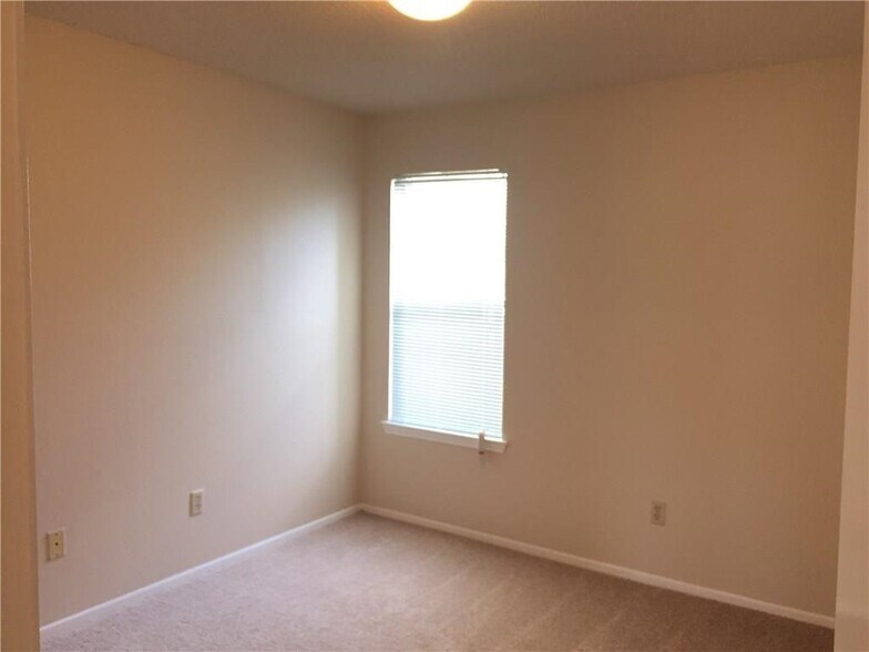 More Photos Of 12306 Abney Dr, Austin Apartments For Sale