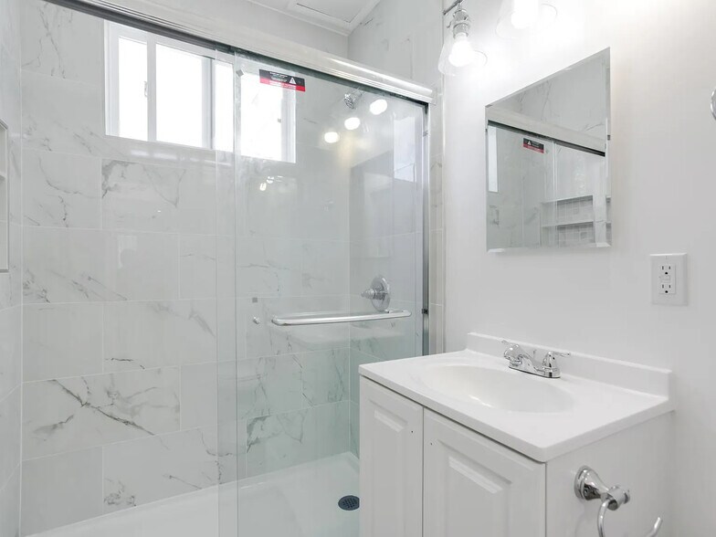 More Photos Of 323 E Chestnut St, Glendale Apartments For Sale