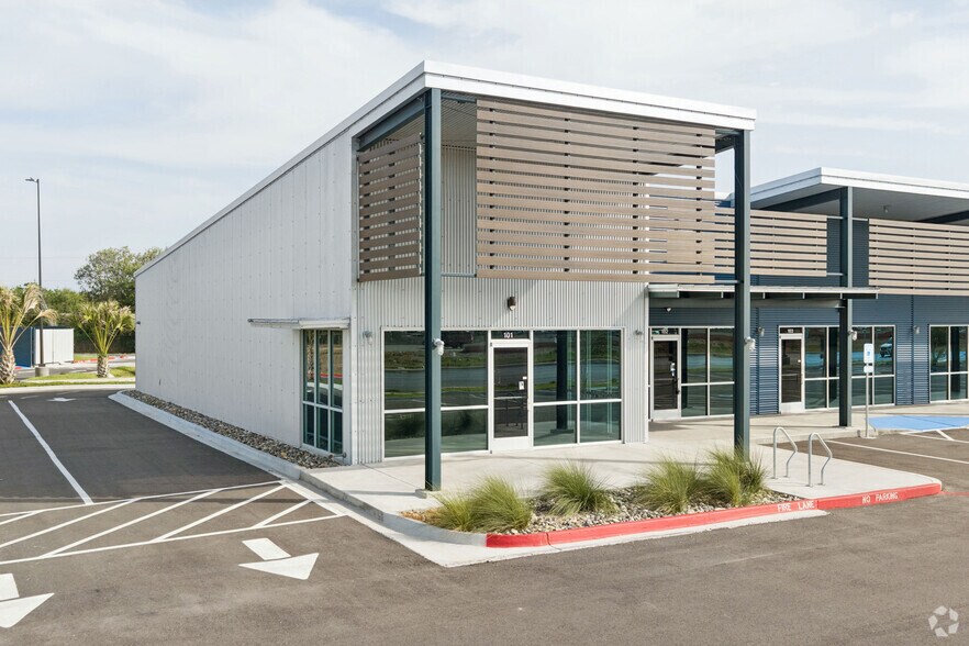 More Photos Of 8822 W Expressway 83, Harlingen Restaurant For Lease