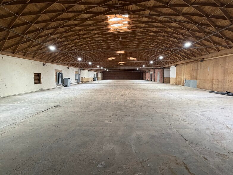 More Photos Of 8001 Beach St, Los Angeles Warehouse For Lease