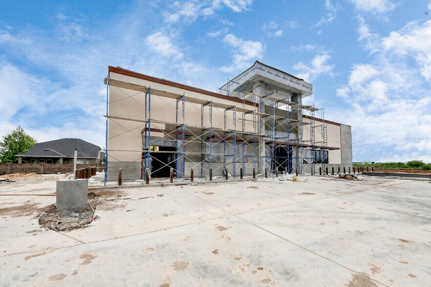 More Photos Of 8426 Grand Mission Blvd, Richmond Convenience Store For Lease