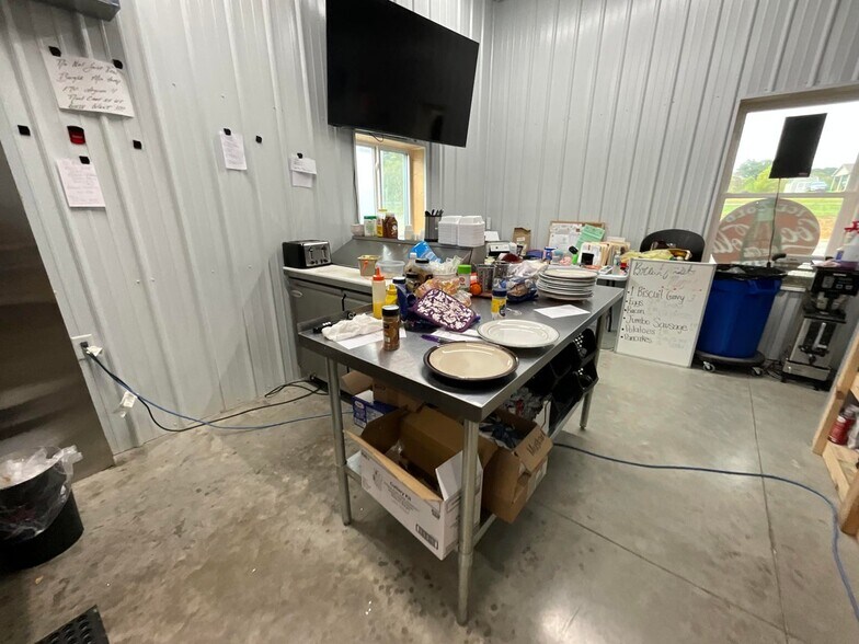 More Photos Of 13830 US 27, Waynesburg Freestanding For Sale