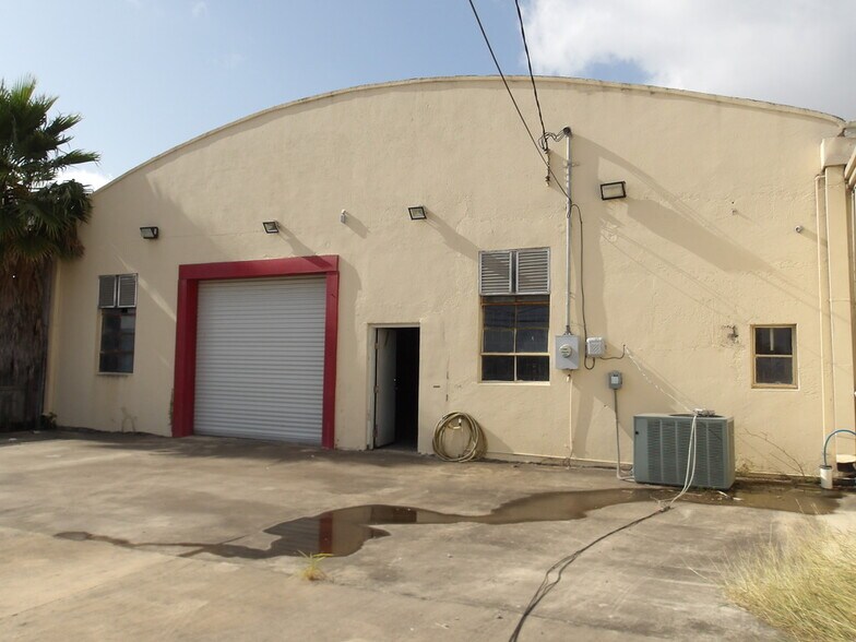 More Photos Of 618 W Van Buren Ave, Harlingen Light Distribution For Sale