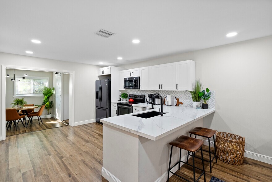 More Photos Of 2456 SW Hideaway Ln, Stuart Apartments For Sale