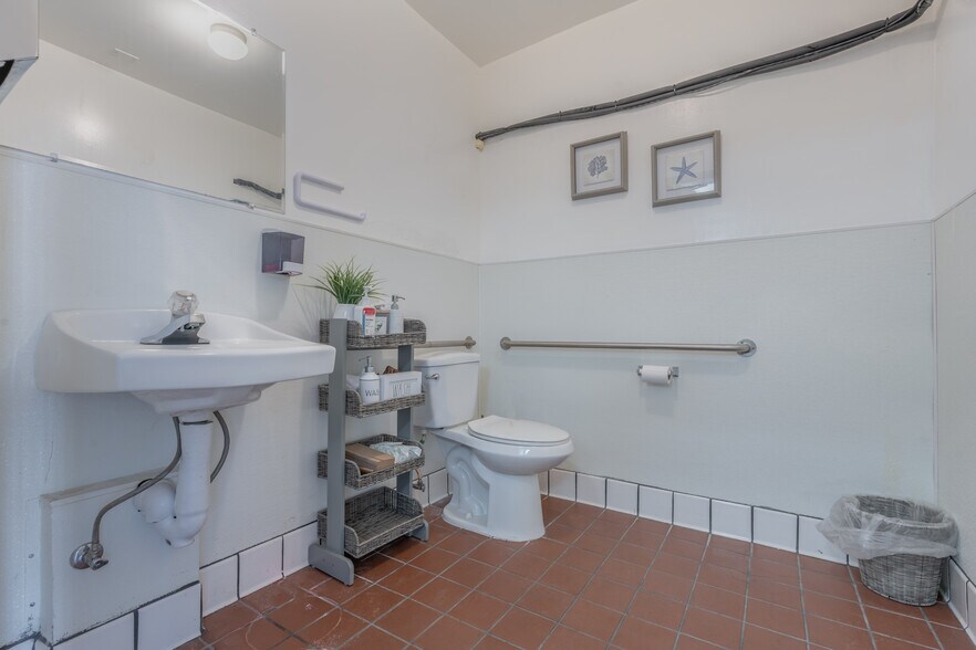 More Photos Of 920 N Bonnie Beach Pl, Los Angeles Freestanding For Sale