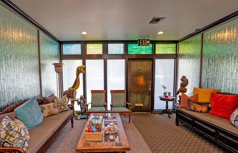 More Photos Of 3449–3453 Cahuenga Blvd W, Los Angeles Movie Radio TVStudio For Sale