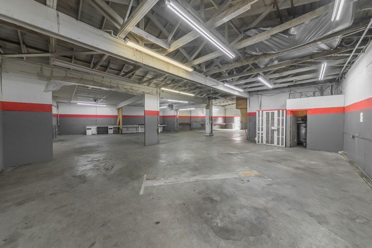 More Photos Of 3640 E 9th St, Oakland Service For Sale