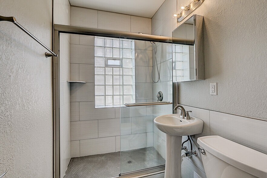 More Photos Of 3313-3319 W Wells St, Milwaukee Apartments For Sale