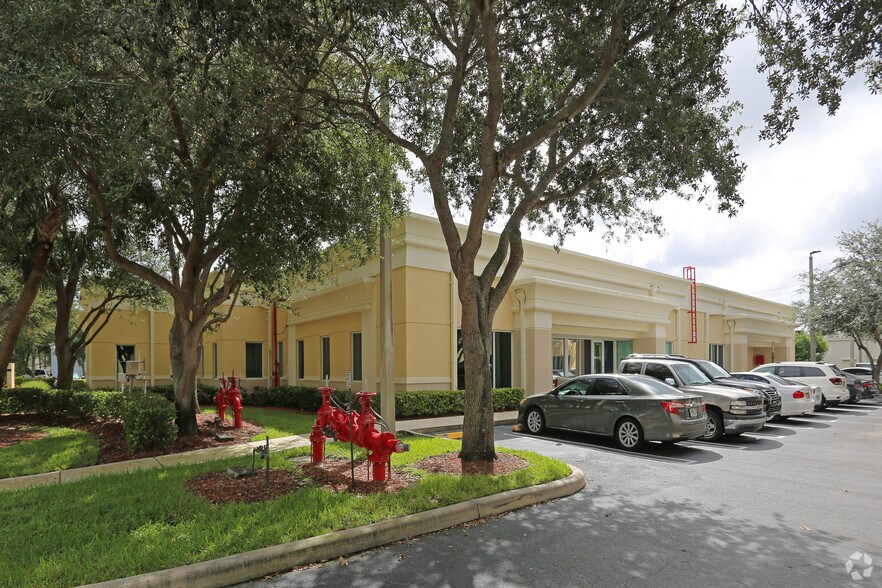 More Photos Of 3222 Commerce Pl, West Palm Beach Medical For Lease