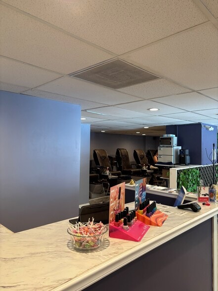 More Photos Of 1748 Eastern Ave, Baltimore Flex For Sale