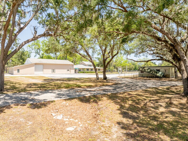 More Photos Of 3494 N US Highway 301, Wildwood Manufacturing For Sale