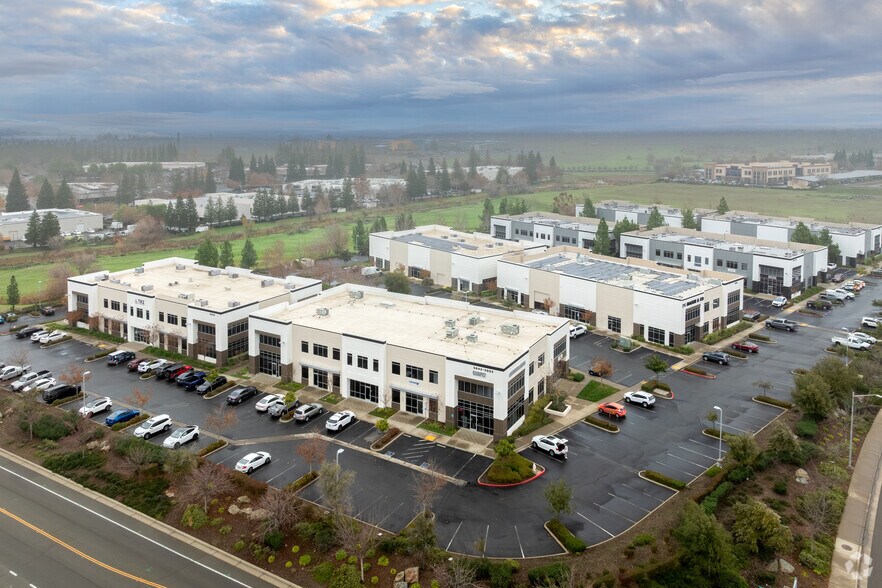 More Photos Of 5842-5854 Lonetree Blvd, Rocklin Showroom For Lease