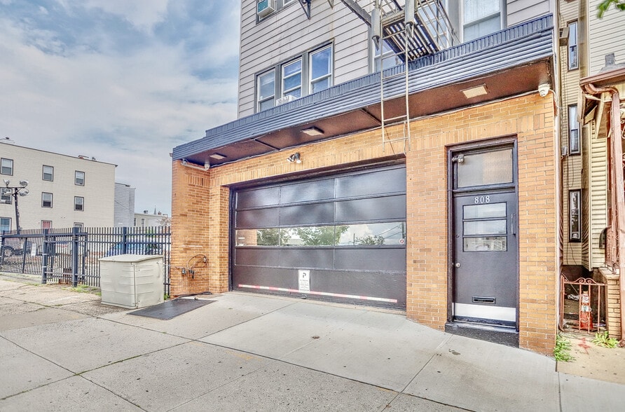 More Photos Of 808 Kennedy Blvd, Union City Storefront Retail Residential For Lease