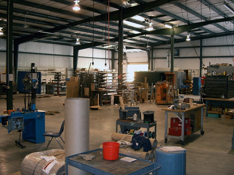 More Photos Of 805 W Canal St, Easton Warehouse For Lease