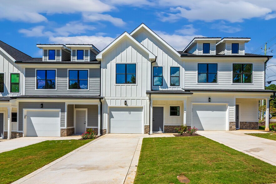 More Photos Of 114 Chella Ct, Sanford Multifamily For Sale