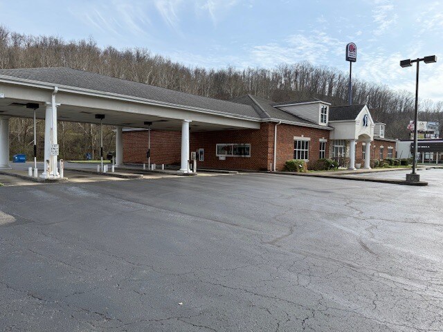 More Photos Of 8026 US Route 60, Barboursville Office For Sale