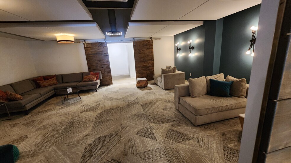 More Photos Of 425 W South St, Indianapolis Loft Creative Space For Sale
