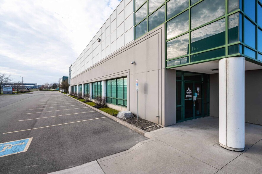 More Photos Of 5055 Satellite Dr, Mississauga Warehouse For Lease