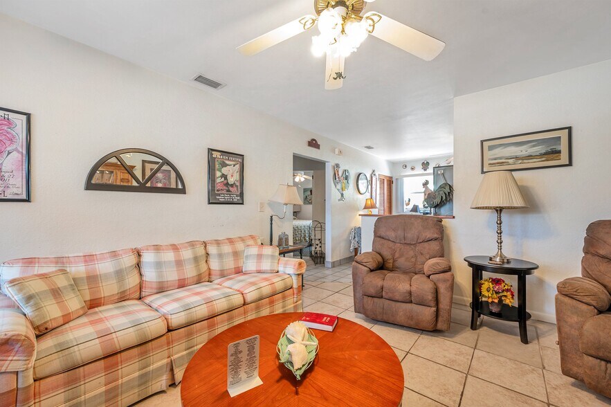 More Photos Of 1803 Gulf Blvd, Indian Rocks Beach Hotel For Sale