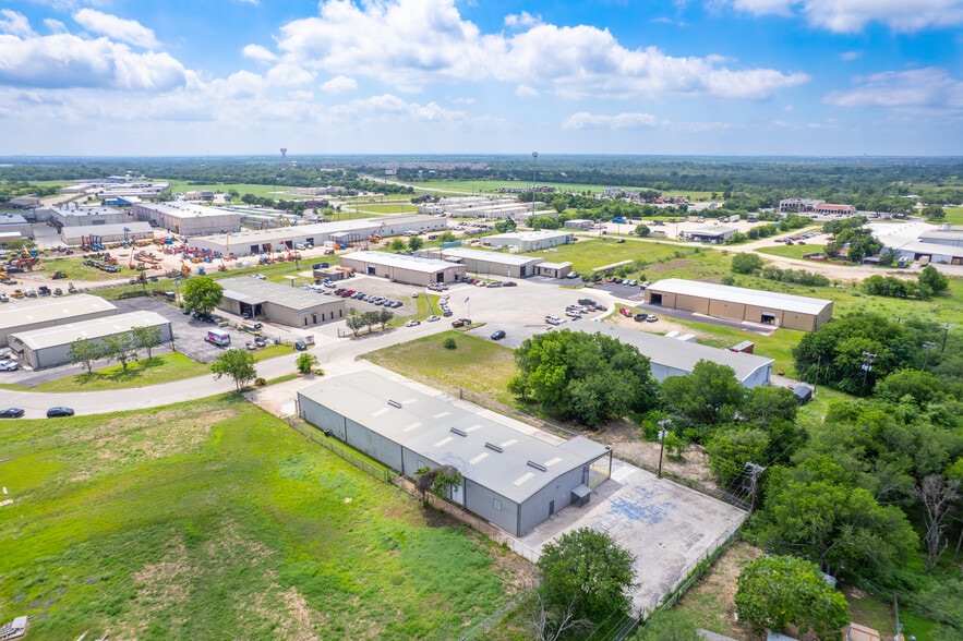 More Photos Of 1141 Guadalupe Dr, Cibolo Manufacturing For Lease