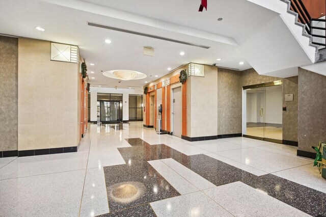 More Photos Of 1950 Old Gallows Rd, Vienna Office For Lease