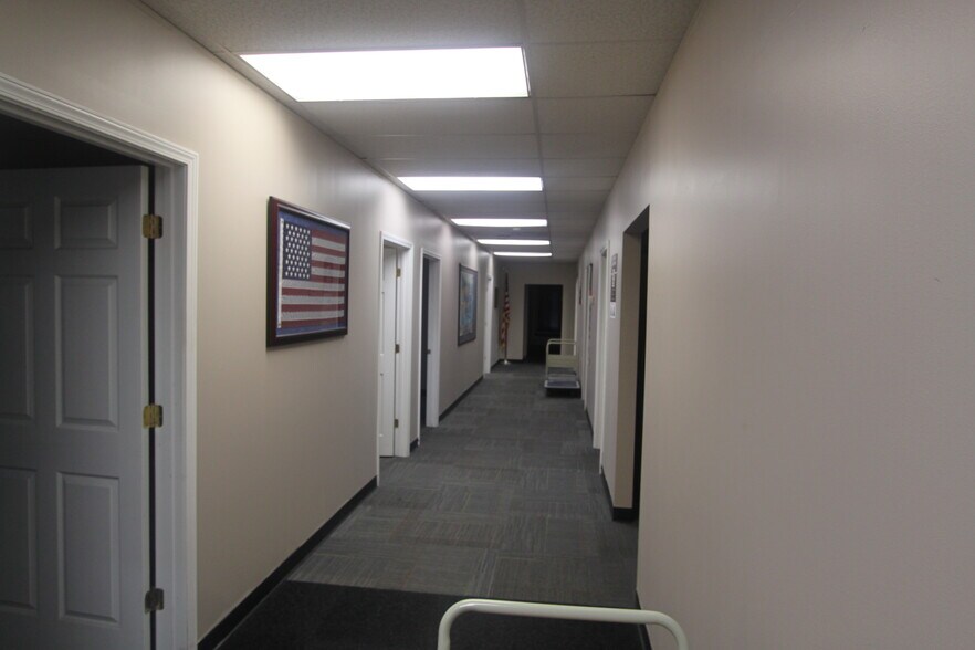 More Photos Of 3120 Medlock Bridge Rd, Peachtree Corners Light Distribution For Lease