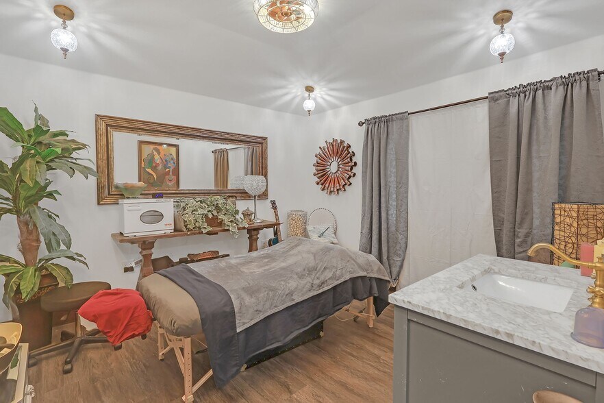 More Photos Of 612 N Third Street, Princeton Office For Sale