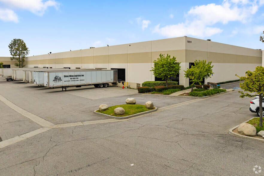 Primary Photo Of 16014 Adelante St, Irwindale Distribution For Lease