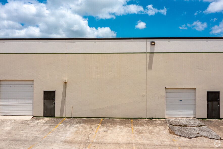 More Photos Of 10601-10732 Sentinel St, San Antonio Unknown For Lease