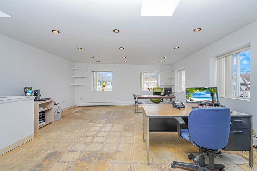 More Photos Of 339 Lincoln Ave, Staten Island Warehouse For Sale
