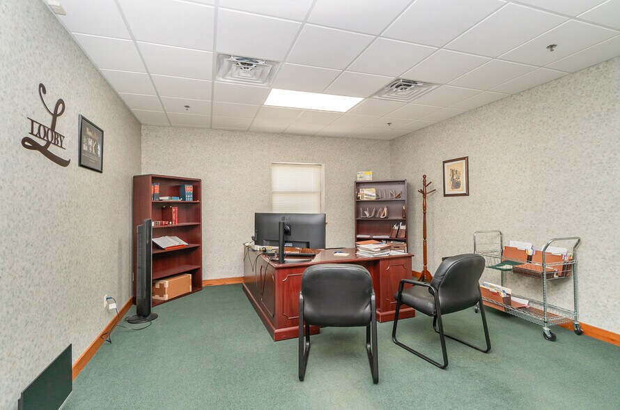 More Photos Of 6006 Westside Saginaw Rd, Bay City Office For Sale