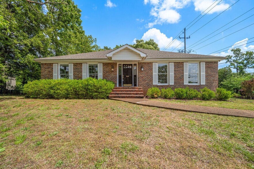 More Photos Of 300 Forest Ave, Chattanooga Office For Sale