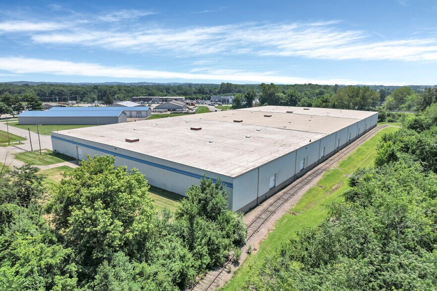 More Photos Of 2135 James Pky, Hebron Warehouse For Lease