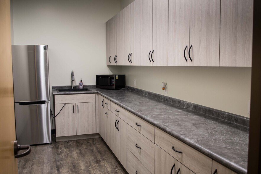 More Photos Of 3775 Brickway Blvd, Santa Rosa Medical For Sale