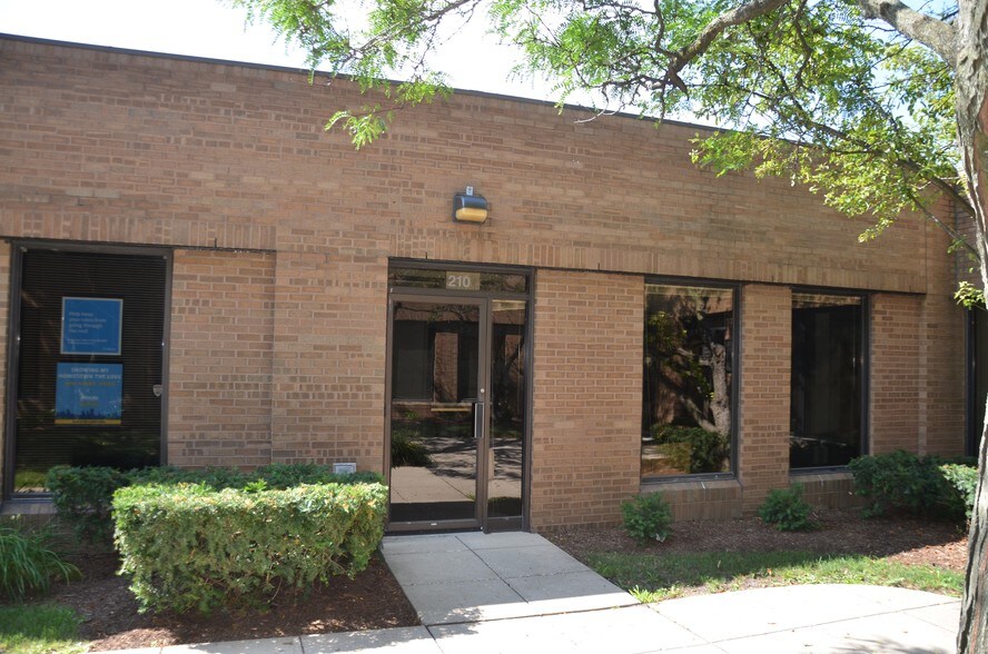 More Photos Of 4255 Westbrook Dr, Aurora Medical For Lease