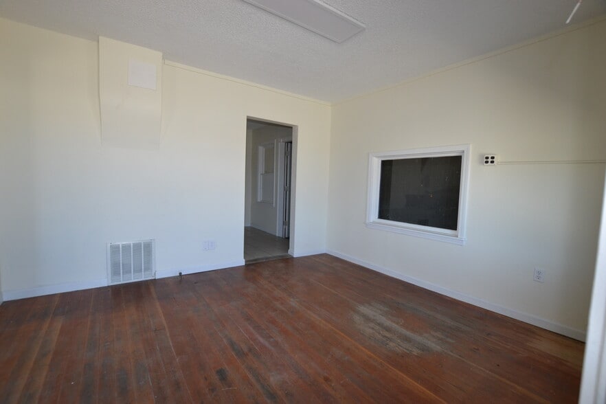 More Photos Of 116 N Orchard Ave, Canon City Auto Dealership For Sale